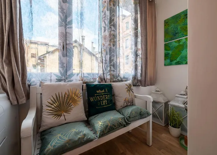 Guesthost - Termini Cozy Grey Appartement